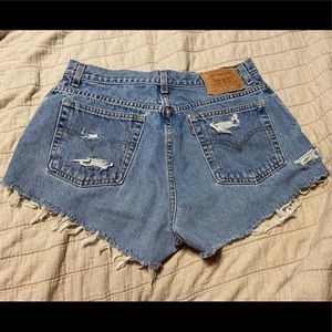 High waisted Levi shorts